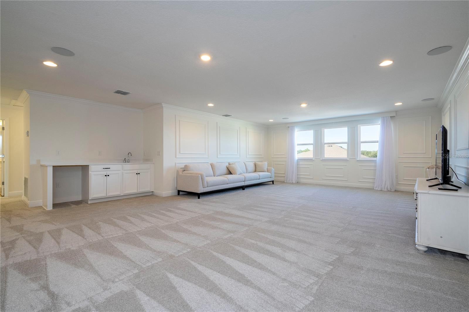 Listing photo id 57 for 4495 Lions Gate Avenue