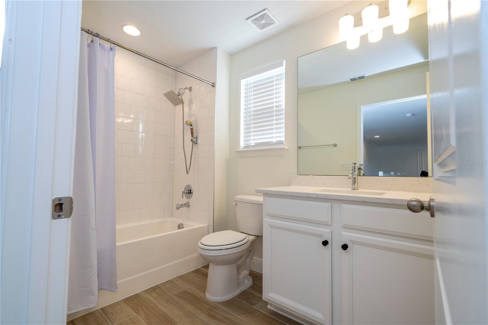 Listing photo id 60 for 4495 Lions Gate Avenue