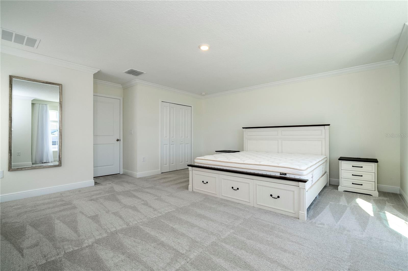 Listing photo id 69 for 4495 Lions Gate Avenue