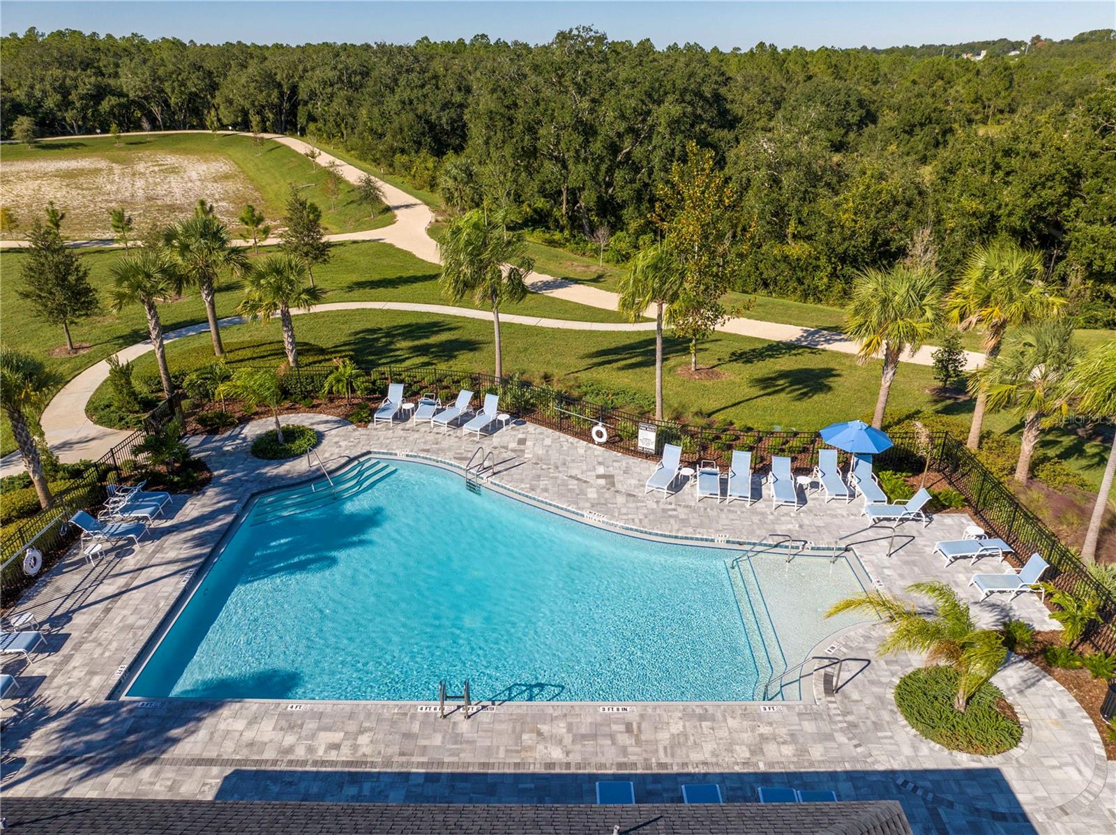 Listing photo id 92 for 4495 Lions Gate Avenue