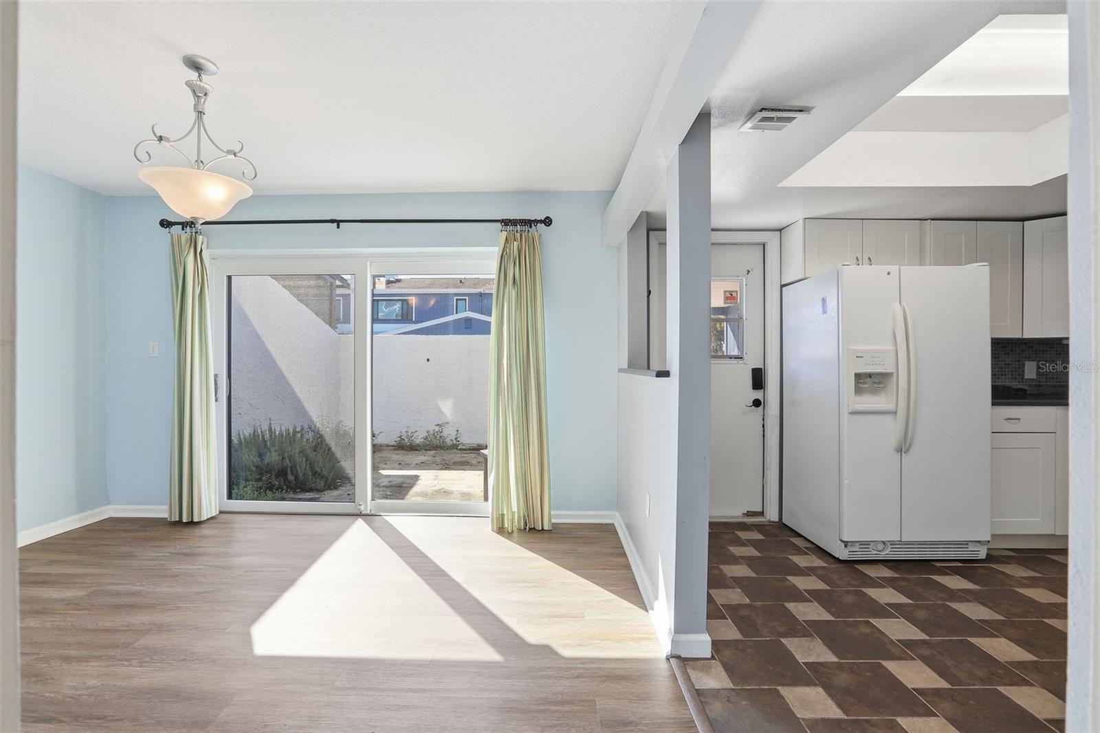 Image 10 of 44 For 161 Lago Vista Boulevard