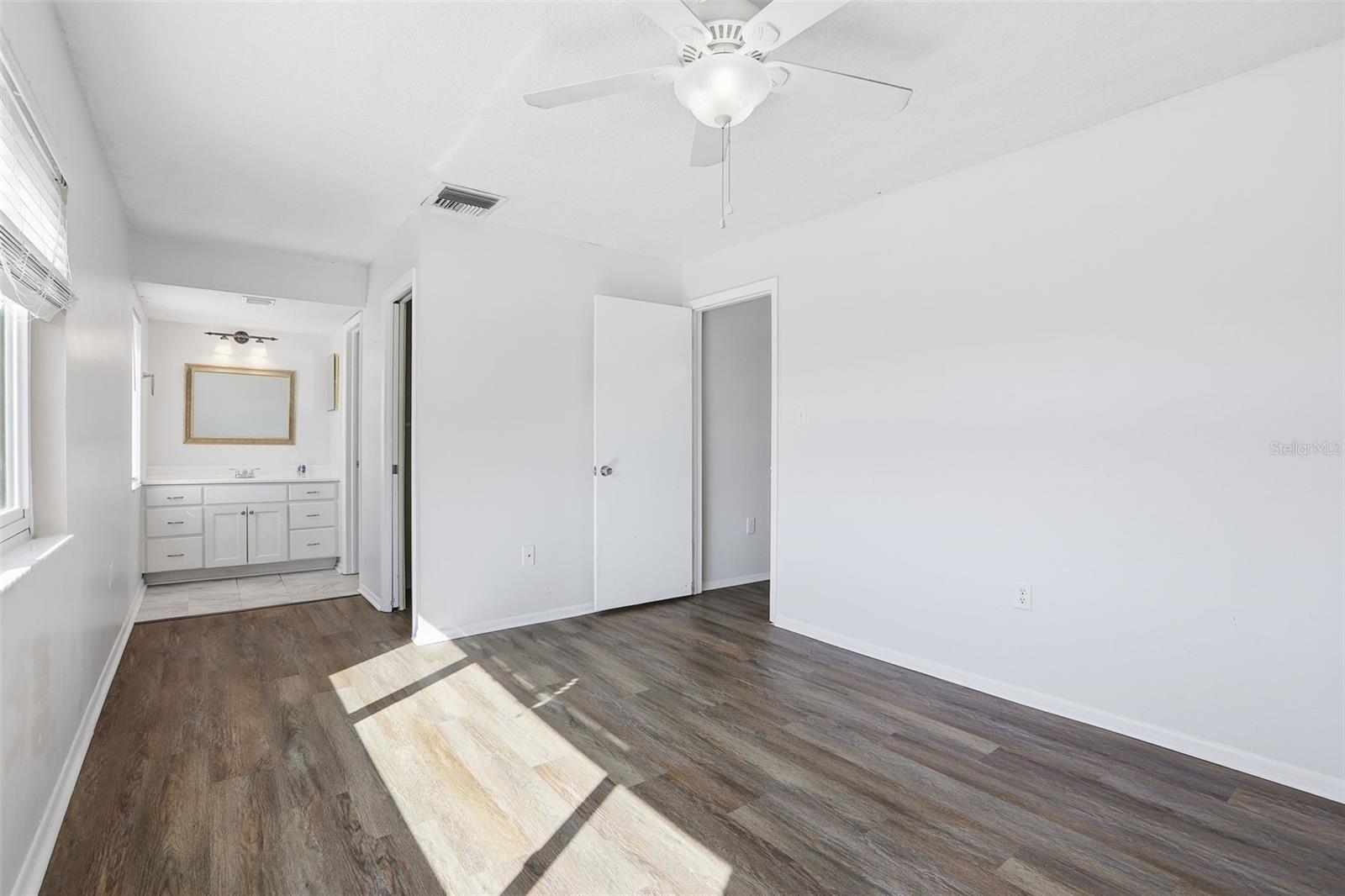 Image 20 of 44 For 161 Lago Vista Boulevard