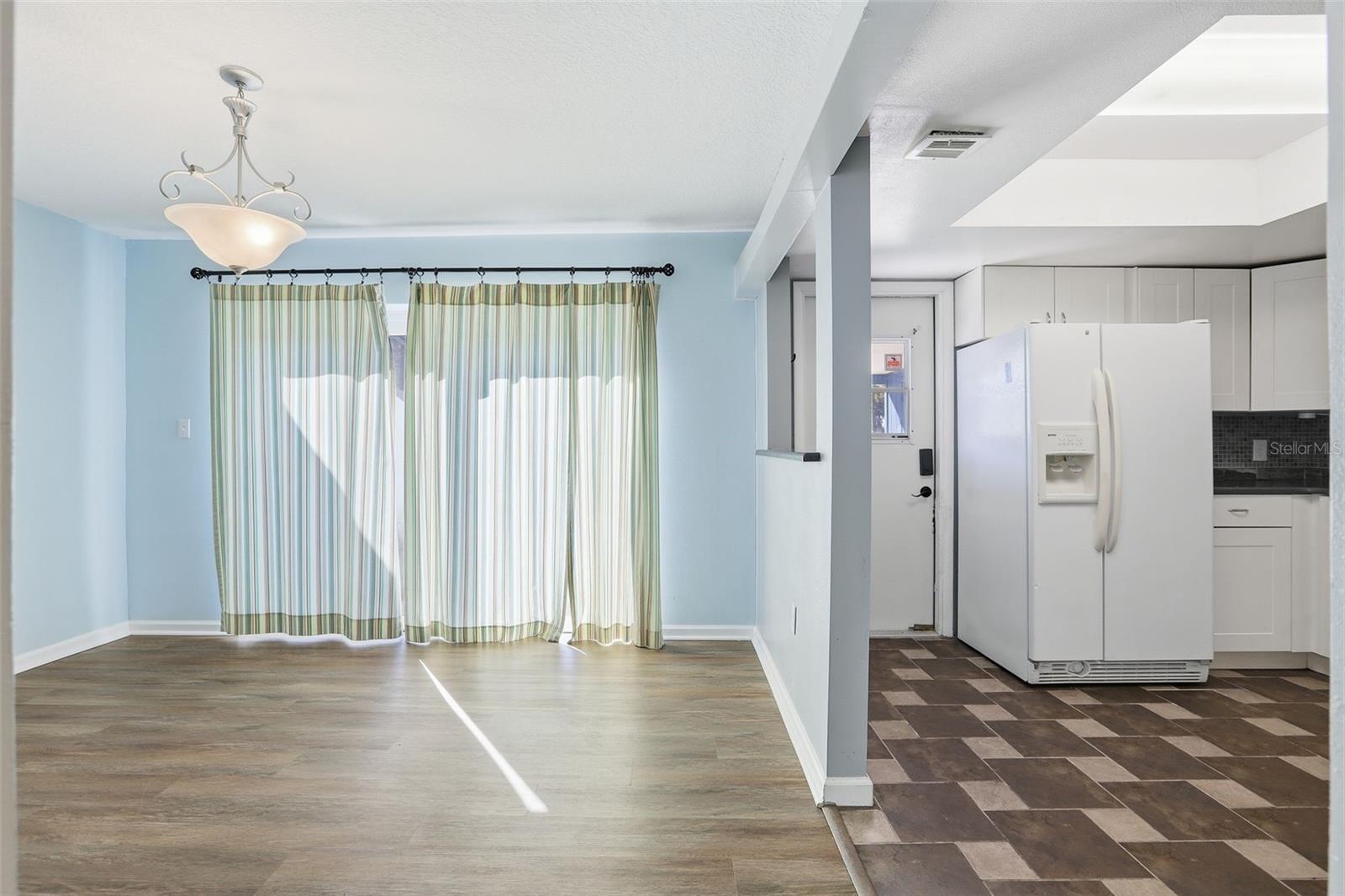 Image 9 of 44 For 161 Lago Vista Boulevard