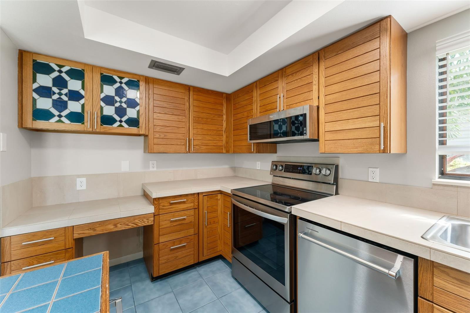 Image 10 of 51 For 4615 Saxon Drive