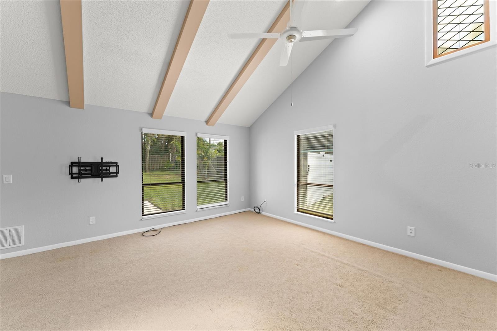 Image 11 of 51 For 4615 Saxon Drive