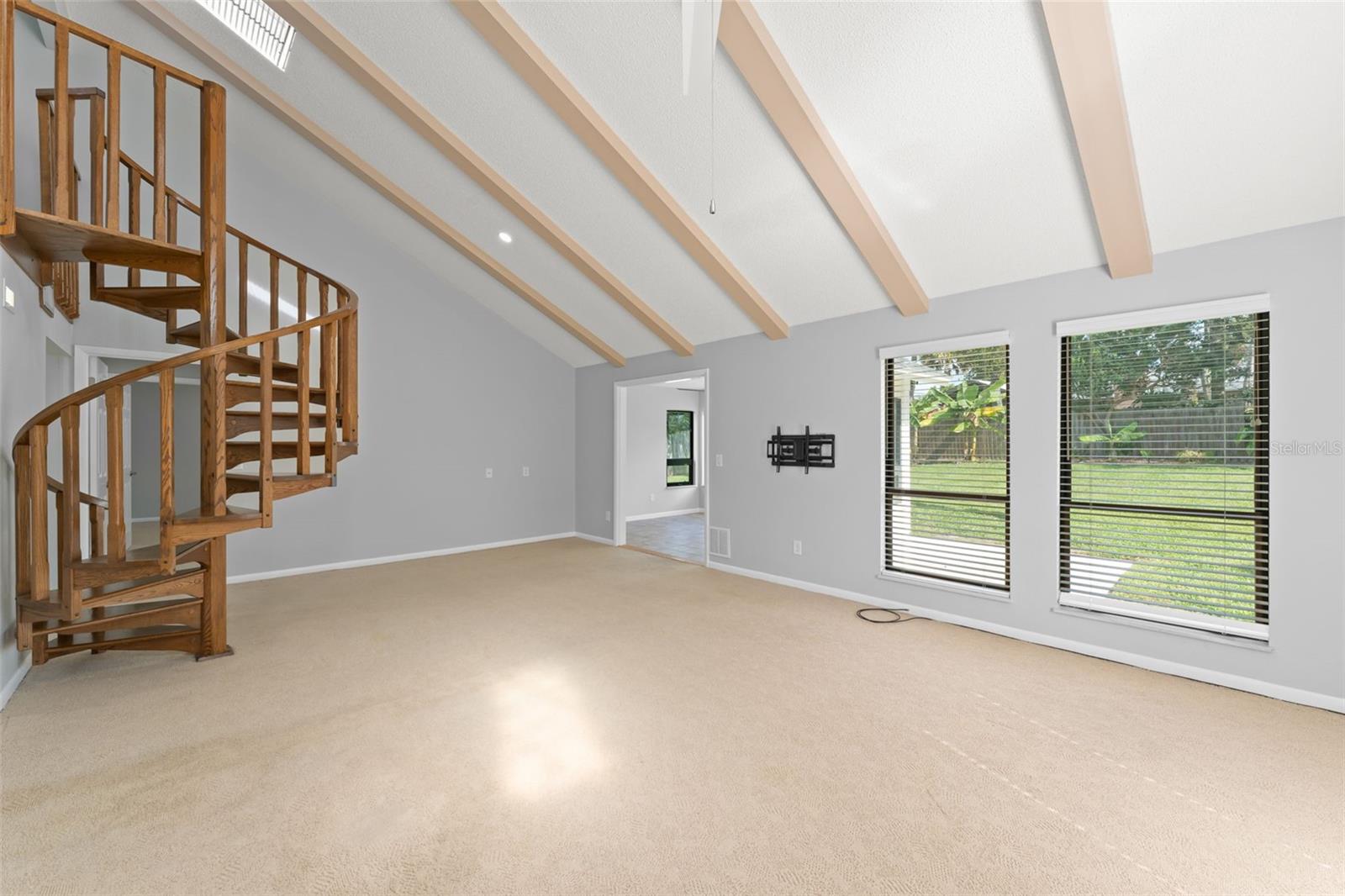 Image 12 of 51 For 4615 Saxon Drive