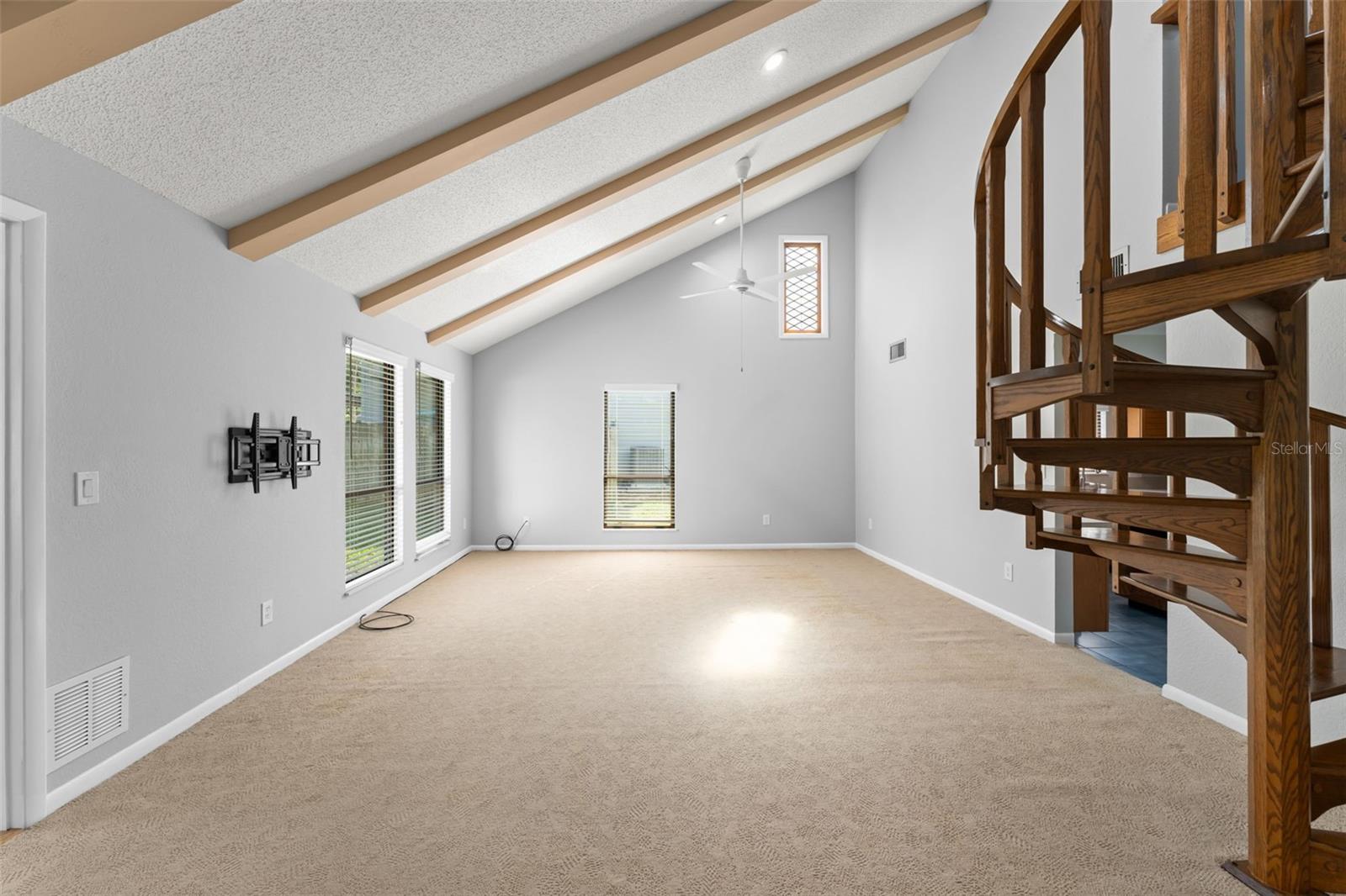 Image 14 of 51 For 4615 Saxon Drive