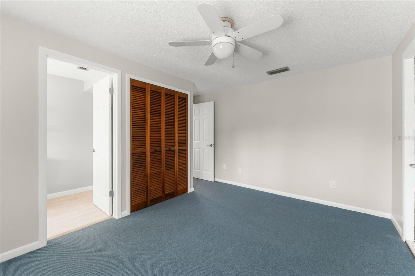 Image 32 of 51 For 4615 Saxon Drive