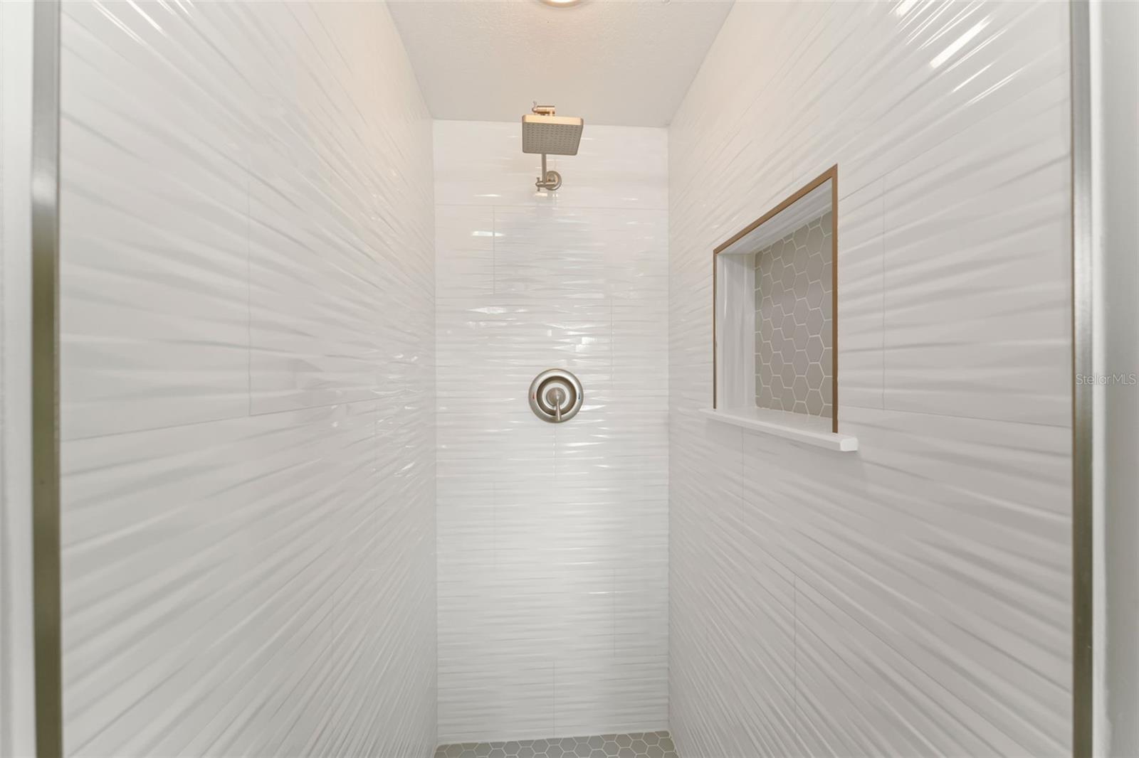 Image 35 of 51 For 4615 Saxon Drive