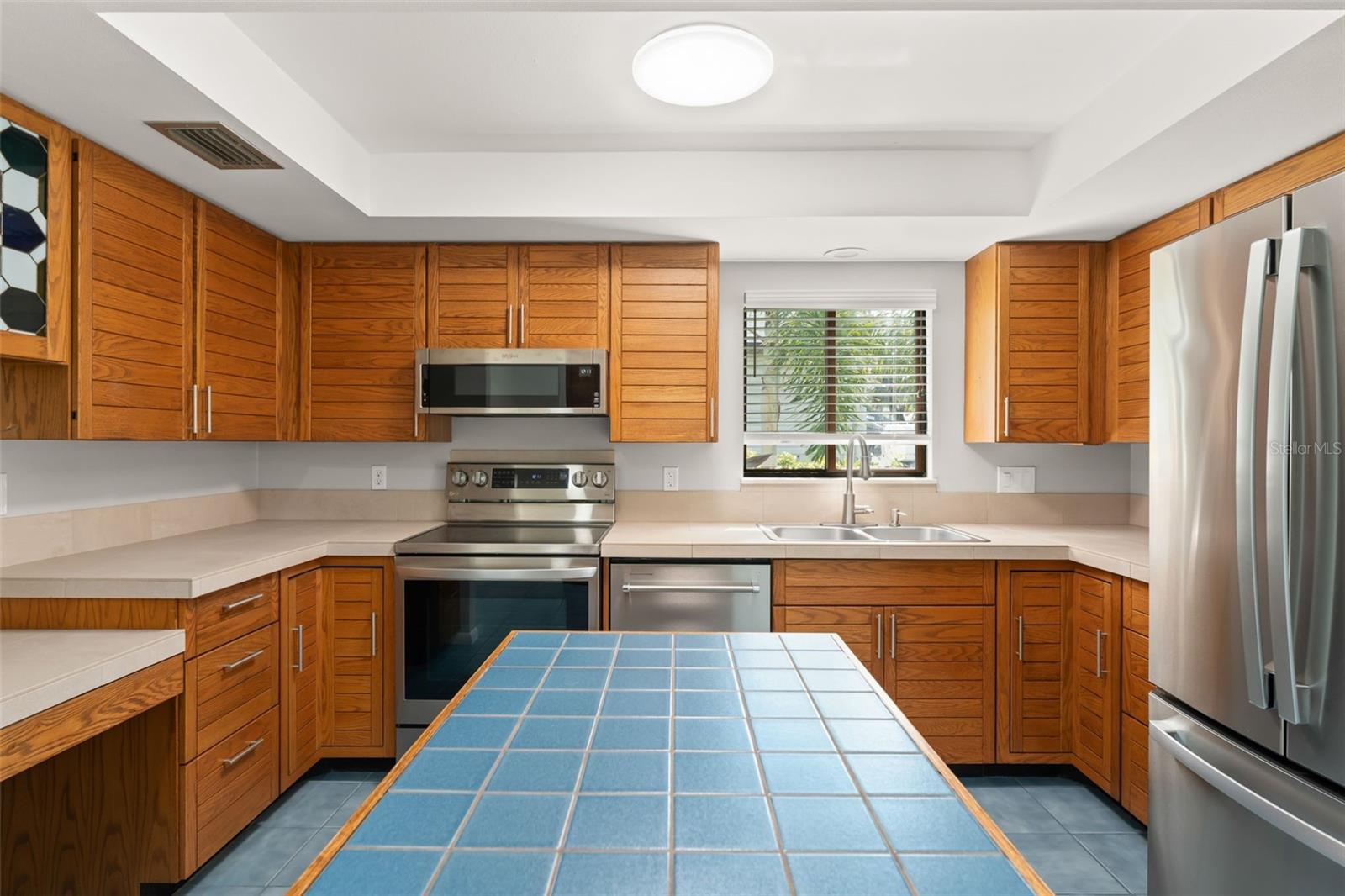 Image 7 of 51 For 4615 Saxon Drive