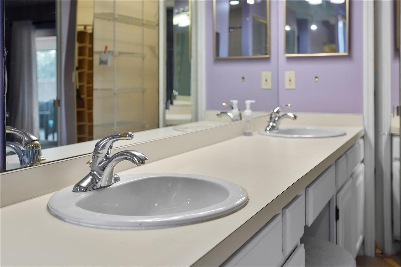 Image 18 of 39 For 4087 Belle Meade Court