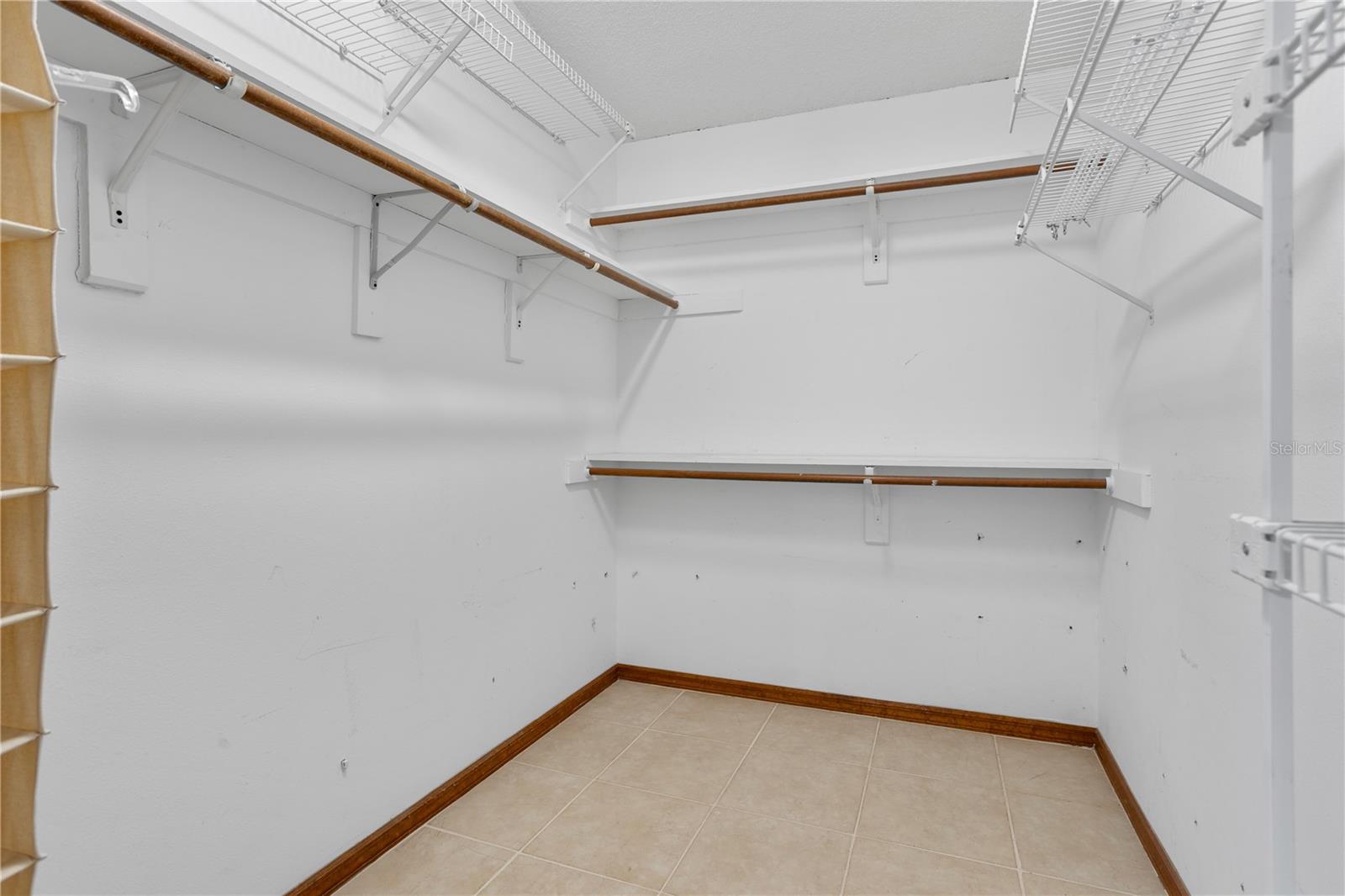 Image 21 of 39 For 4087 Belle Meade Court