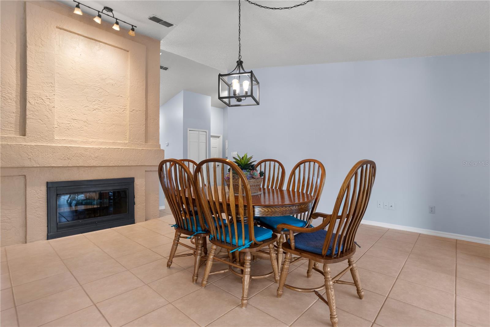 Image 9 of 39 For 4087 Belle Meade Court