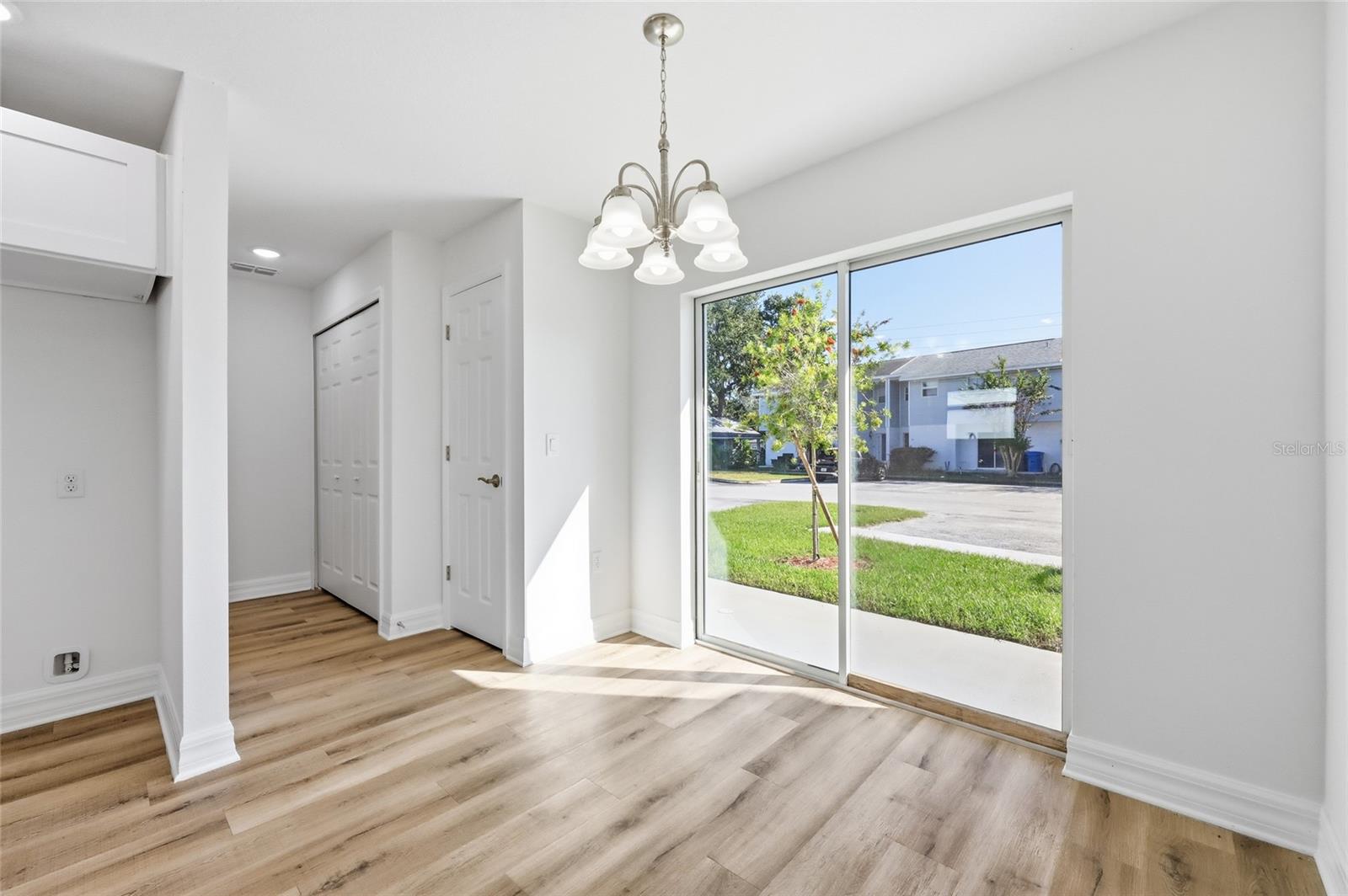 Image 14 of 33 For 222 Carpenters Way 70