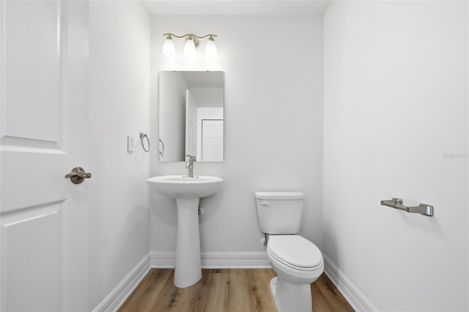 Image 15 of 33 For 222 Carpenters Way 70