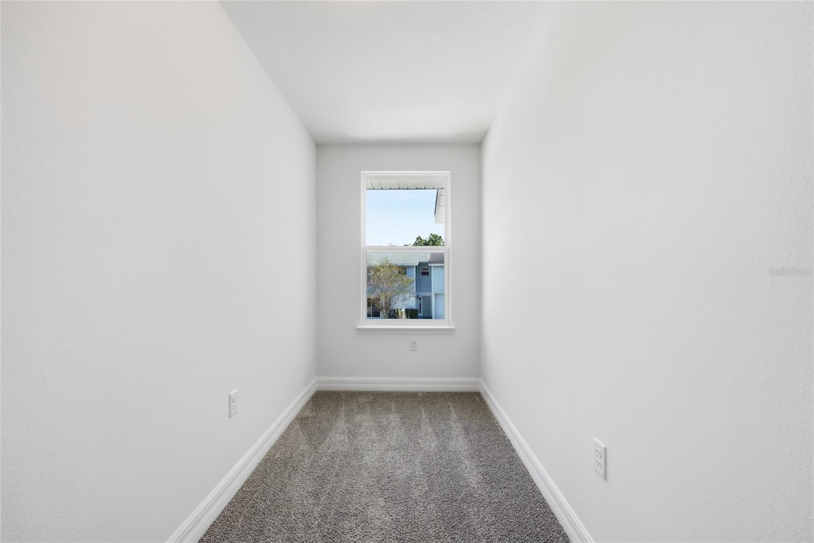 Image 23 of 33 For 222 Carpenters Way 70