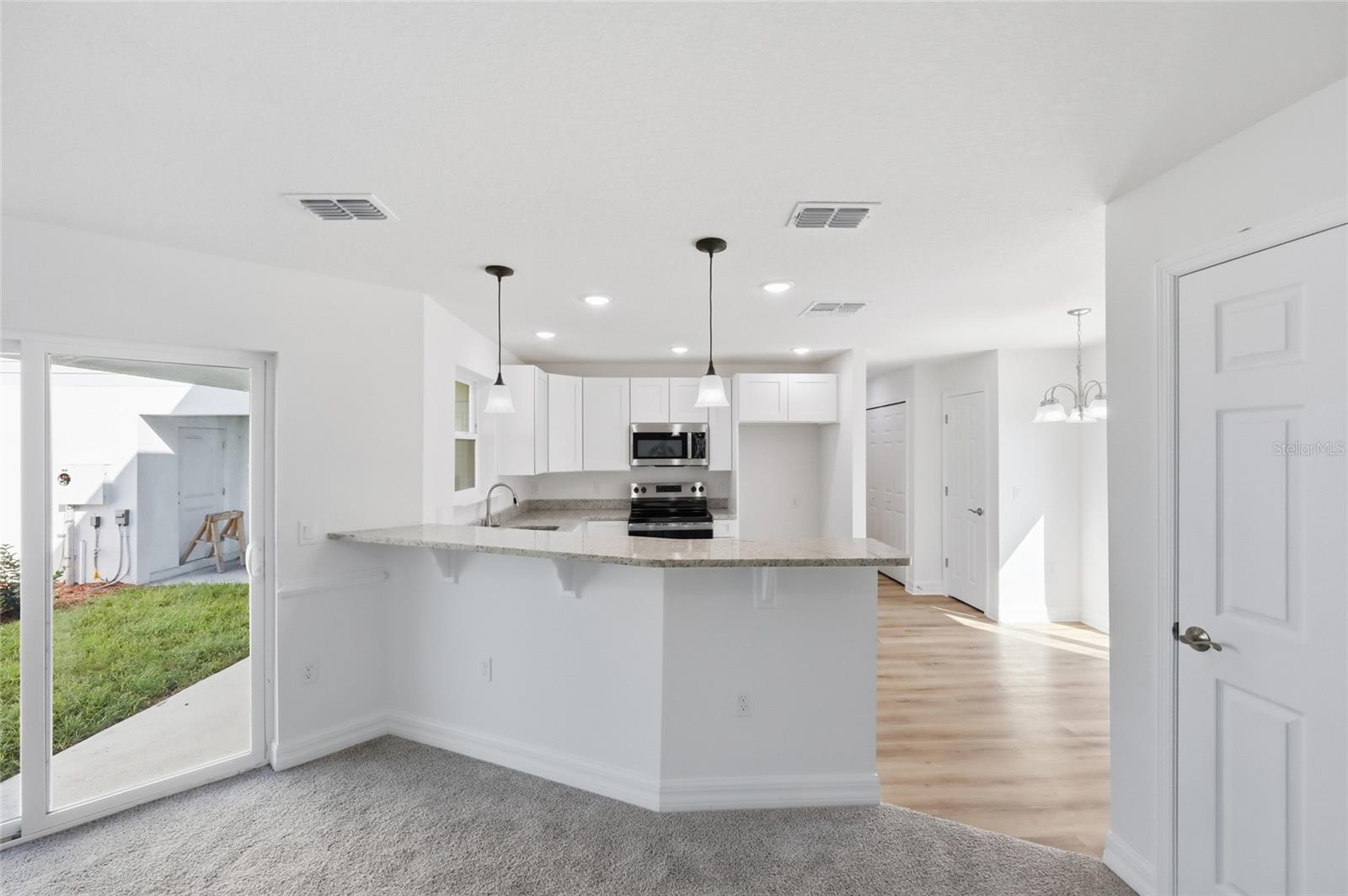 Image 9 of 33 For 222 Carpenters Way 70