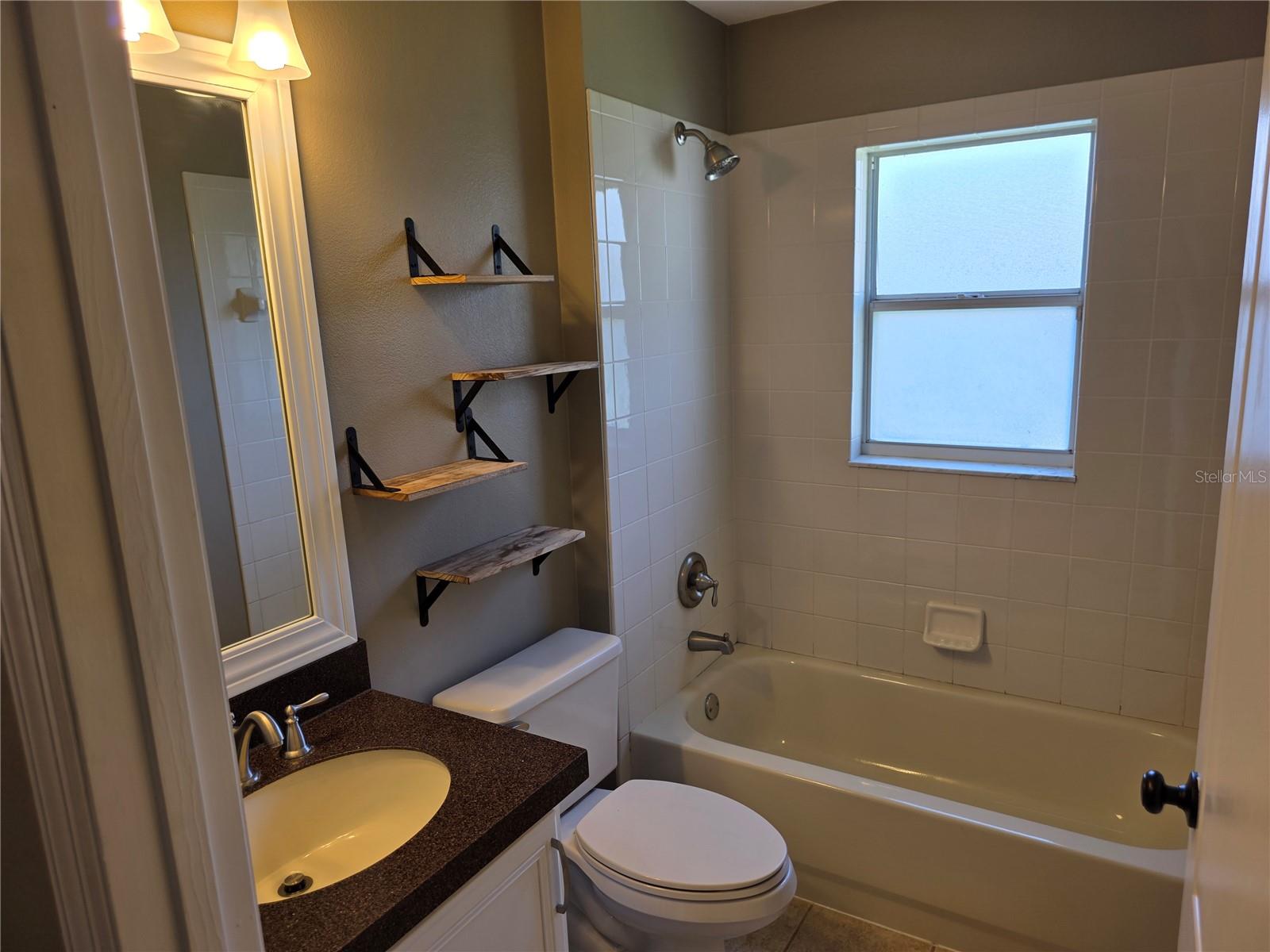 Image 12 of 48 For 427 Dunoon Street