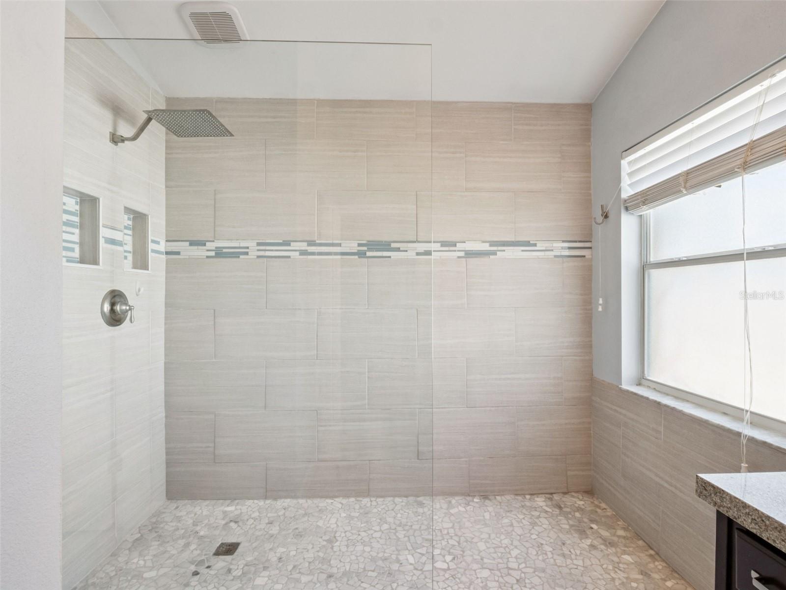 Image 25 of 48 For 427 Dunoon Street