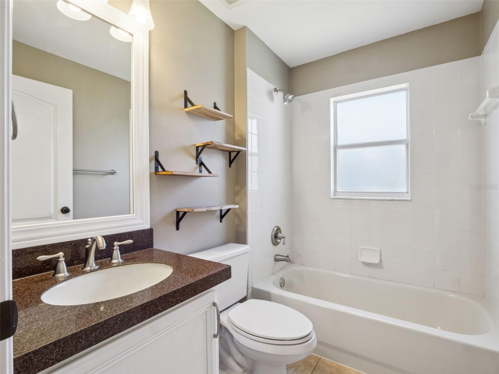 Image 28 of 48 For 427 Dunoon Street