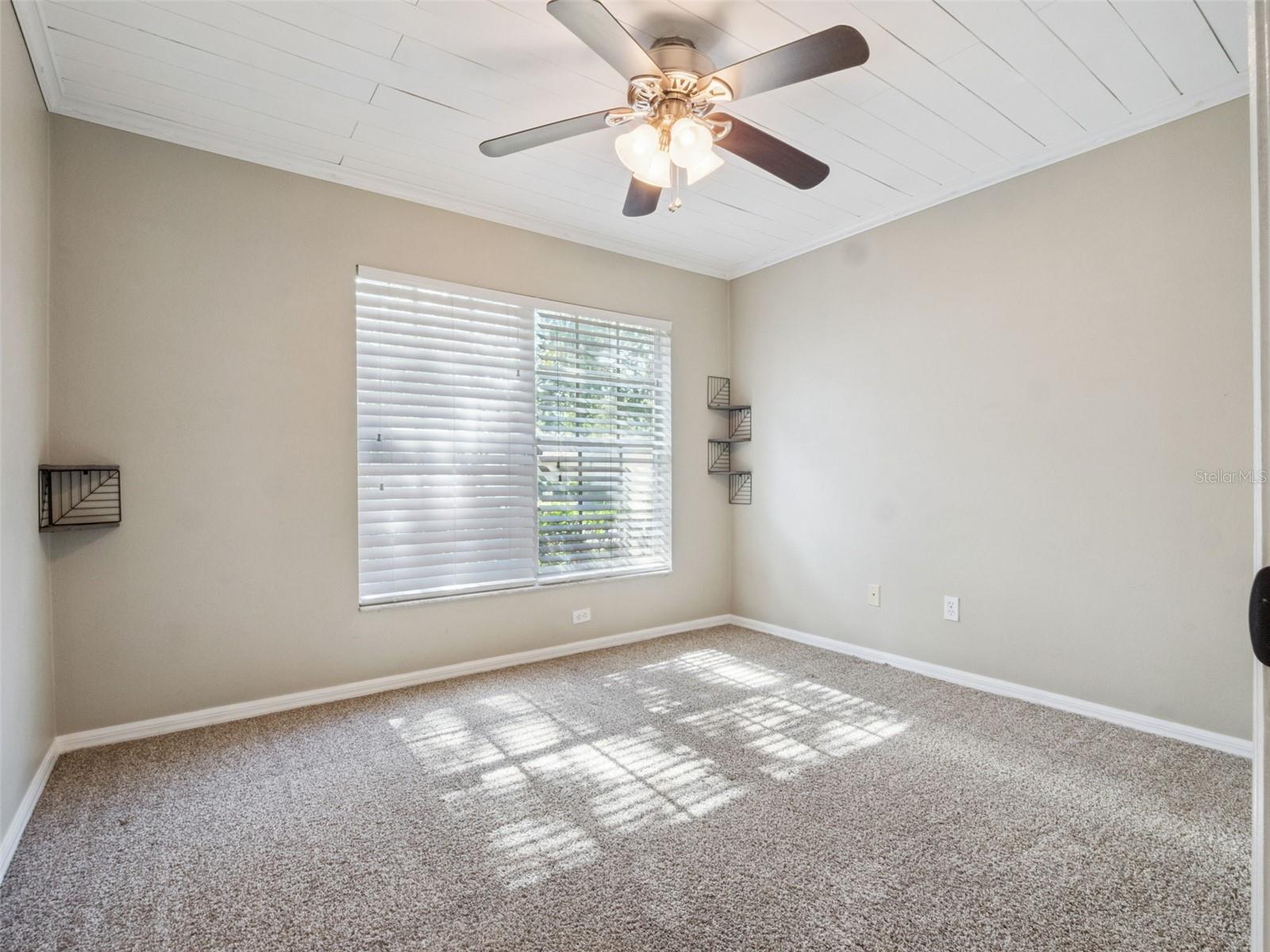 Image 29 of 48 For 427 Dunoon Street