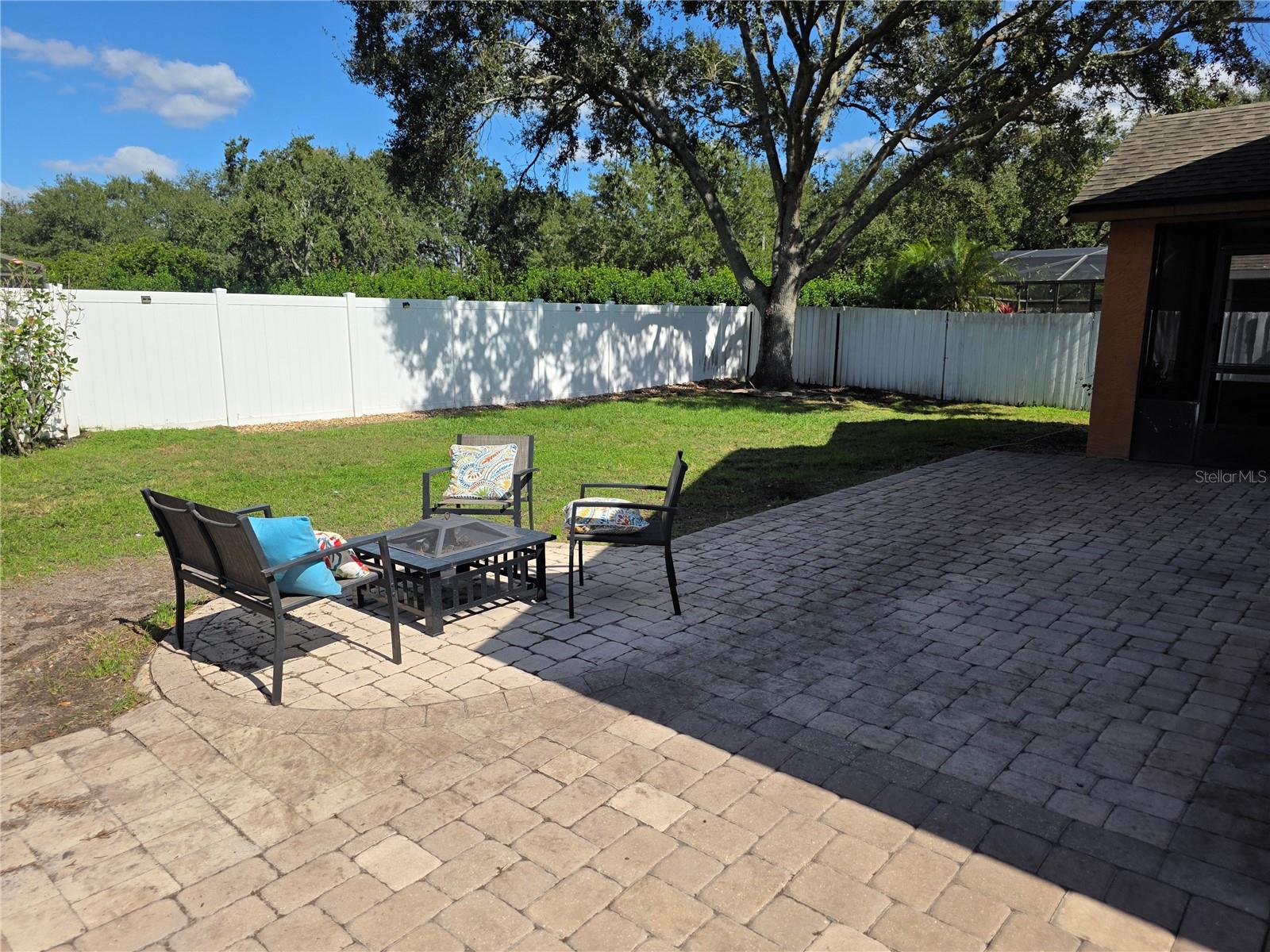 Image 4 of 48 For 427 Dunoon Street