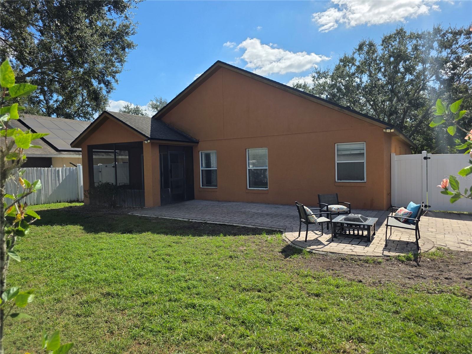 Image 5 of 48 For 427 Dunoon Street