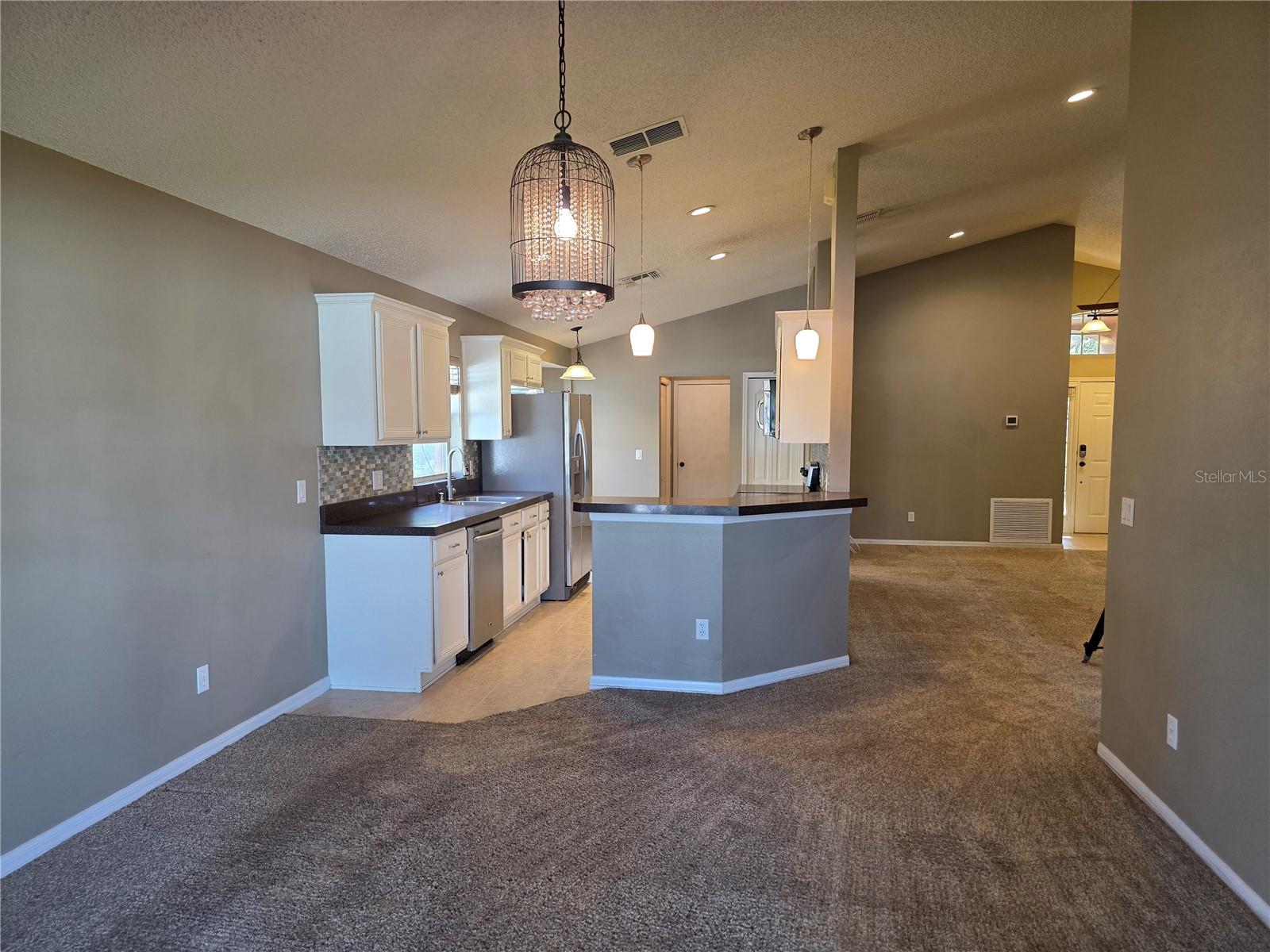 Image 8 of 48 For 427 Dunoon Street