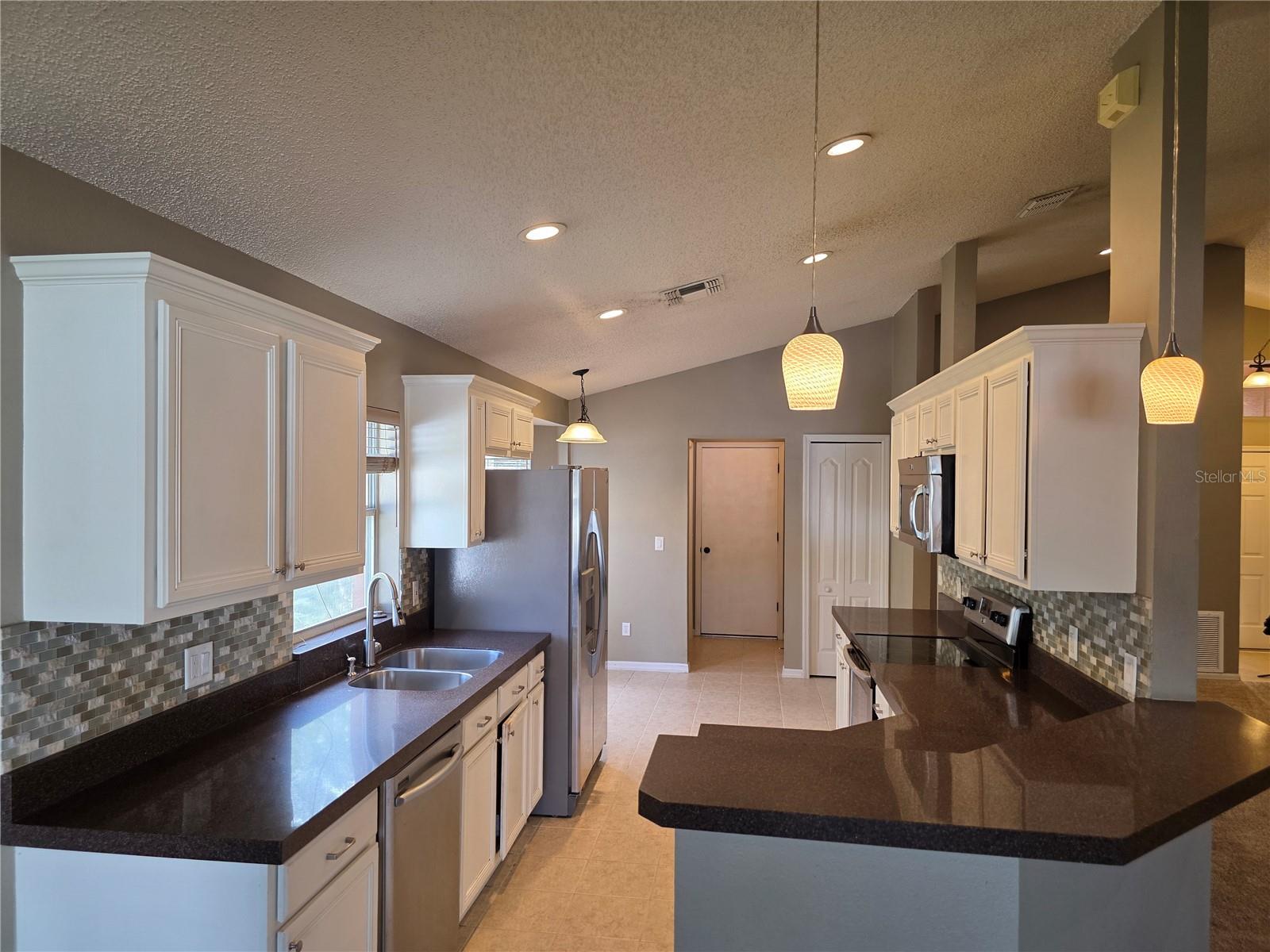 Image 9 of 48 For 427 Dunoon Street