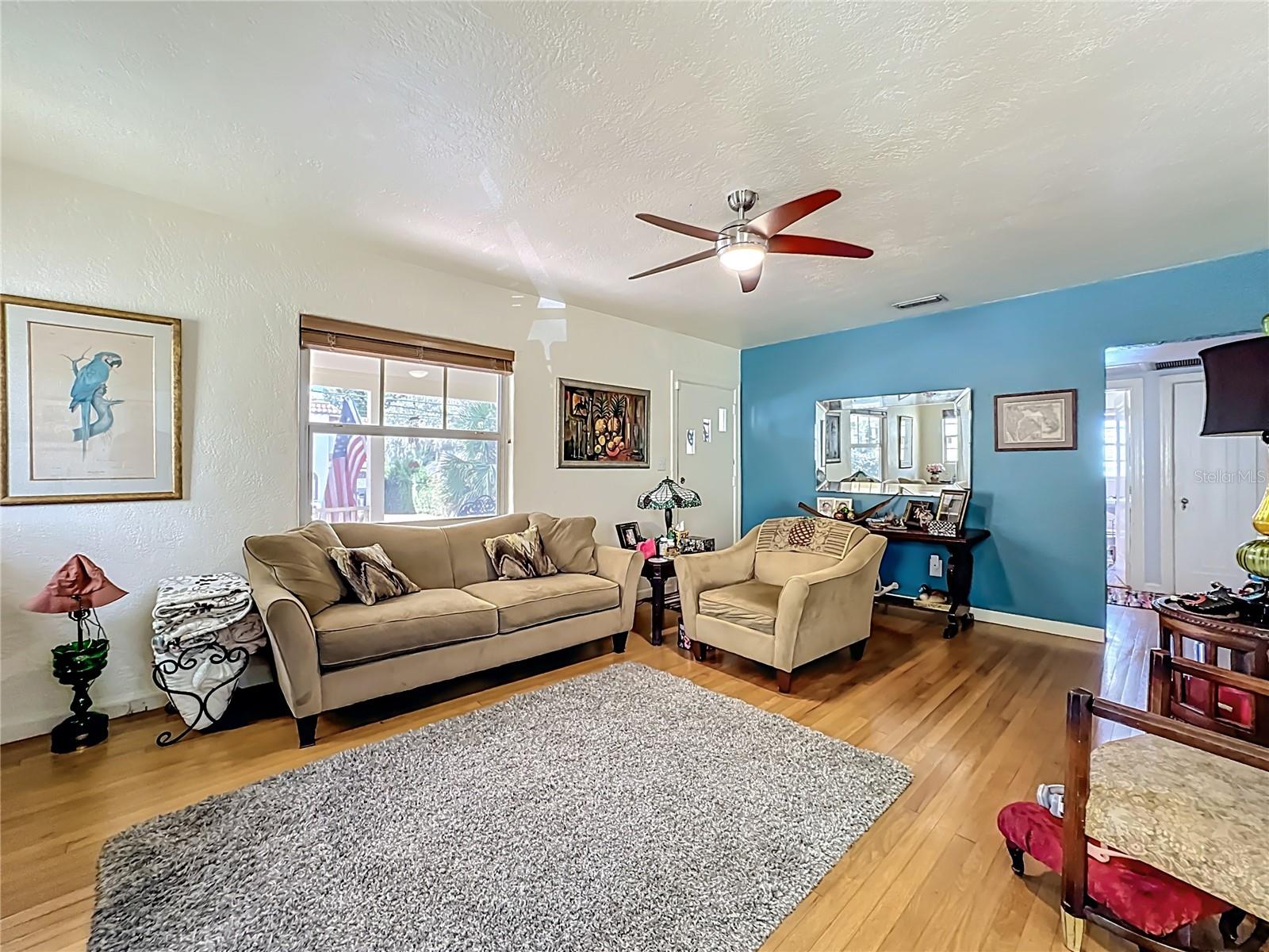 Image 12 of 51 For 1611 Delaney Avenue