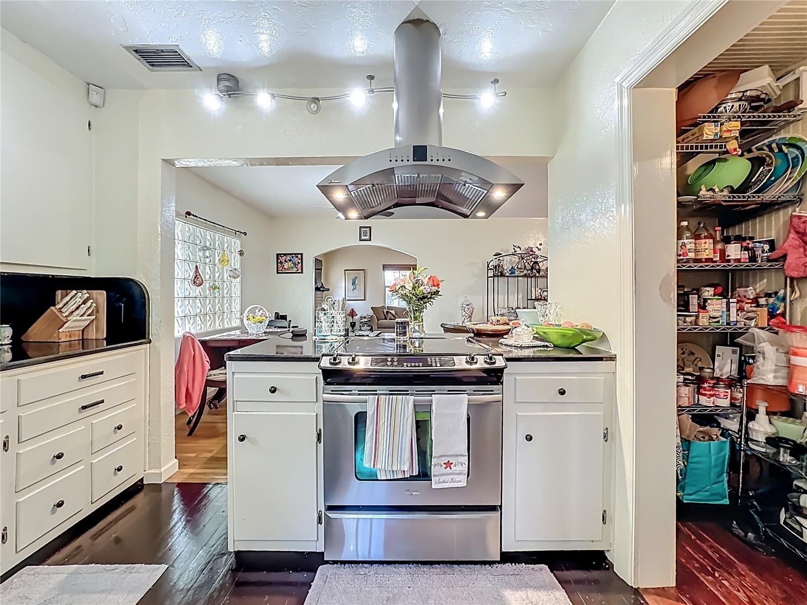 Image 21 of 51 For 1611 Delaney Avenue