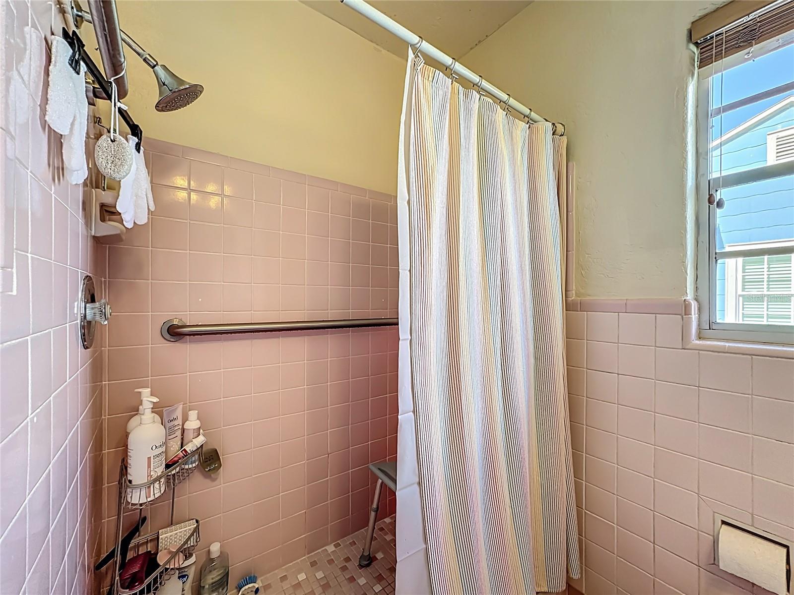 Image 31 of 51 For 1611 Delaney Avenue