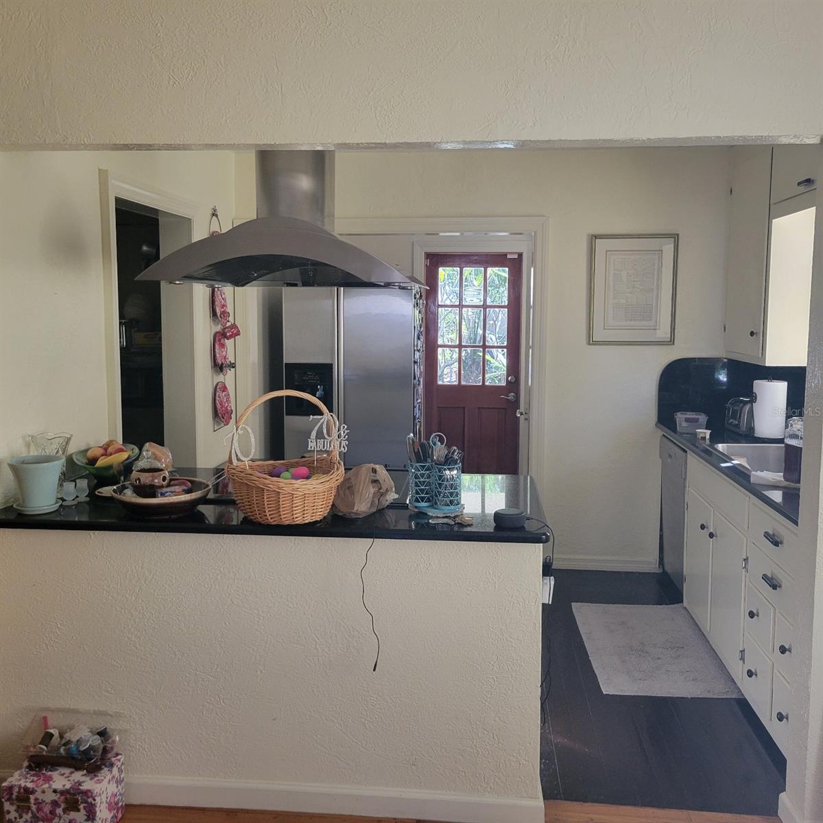 Listing photo id 4 for 1611 Delaney Avenue