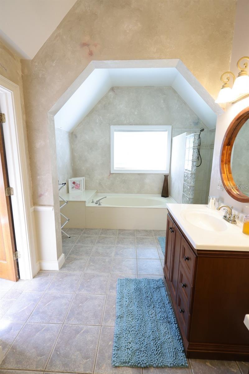 Image 39 of 60 For 2943 Marquesas Court