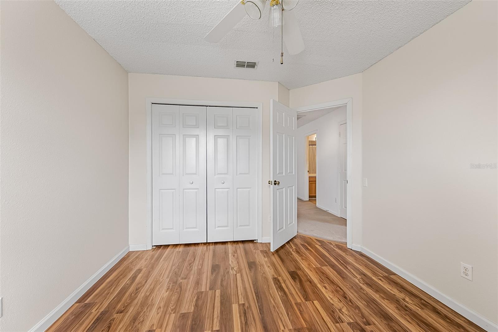 Image 23 of 40 For 817 Garden Glen