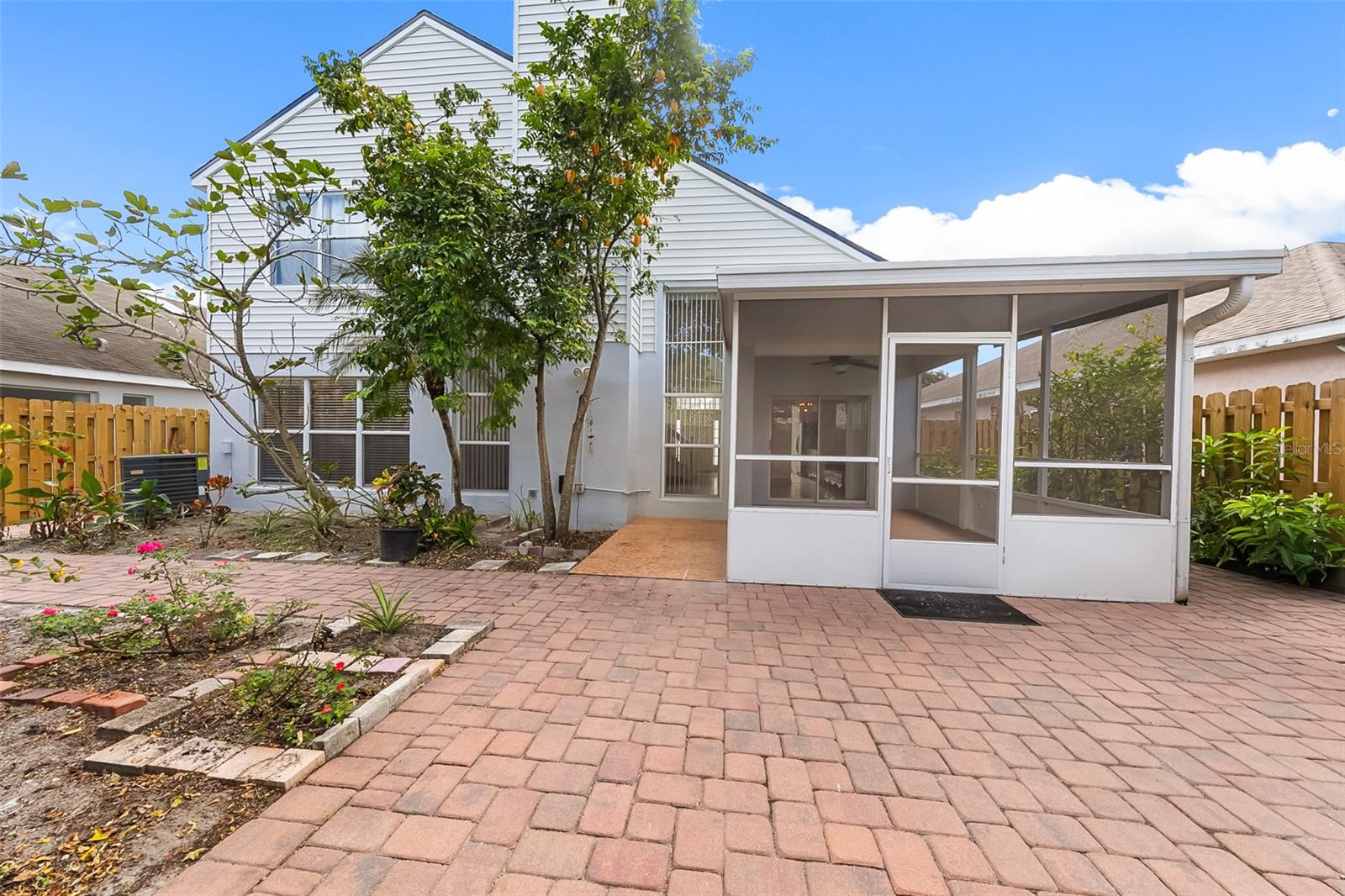 Image 26 of 40 For 817 Garden Glen