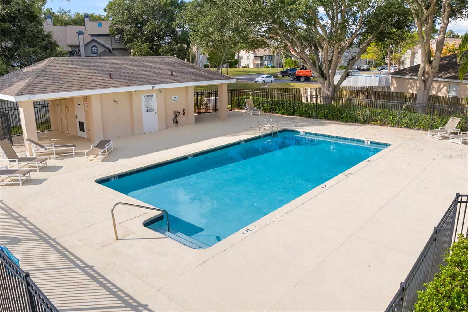 Image 32 of 40 For 817 Garden Glen