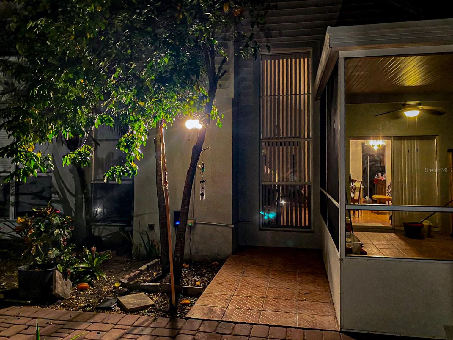 Image 34 of 40 For 817 Garden Glen