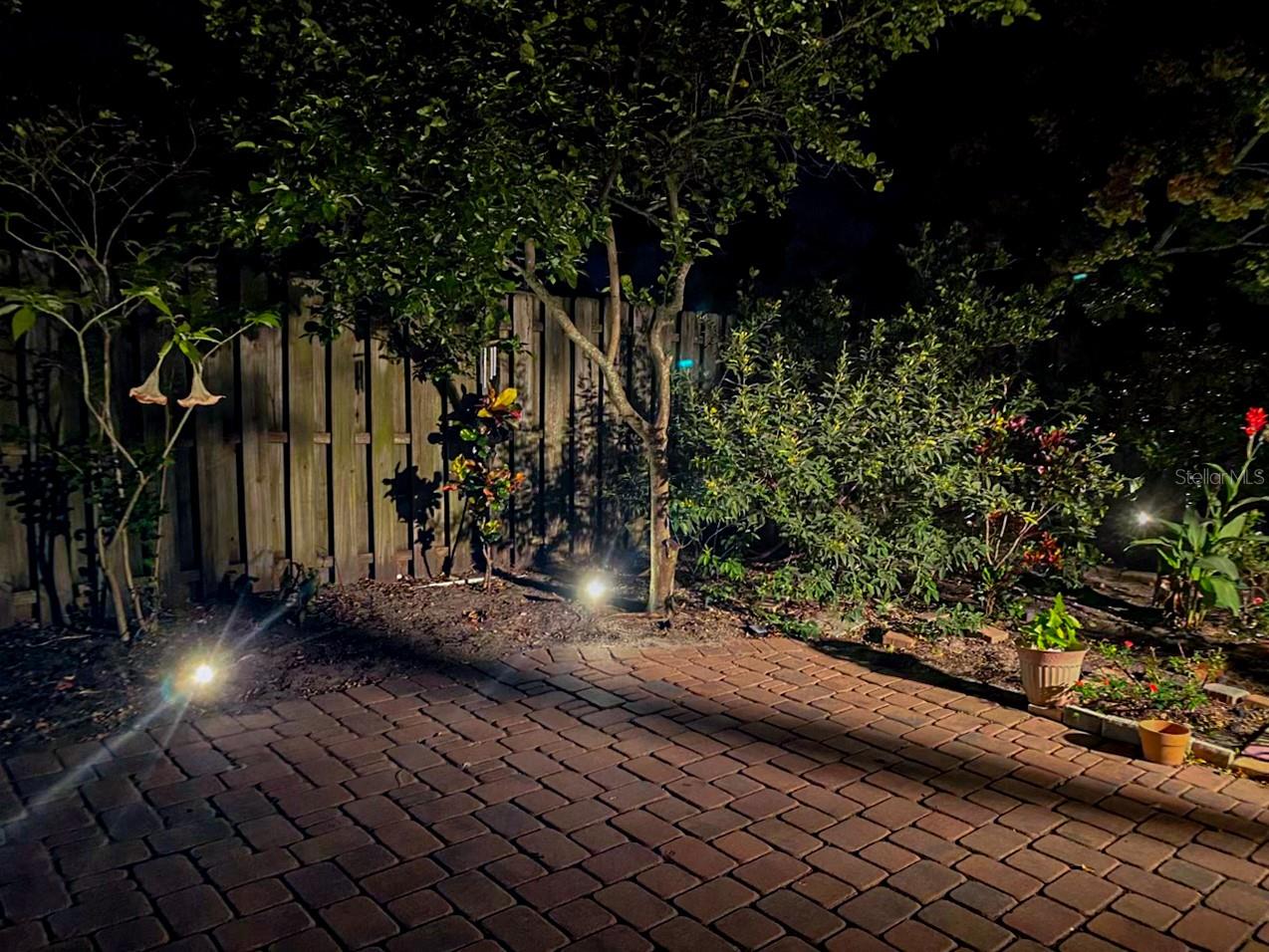 Image 37 of 40 For 817 Garden Glen