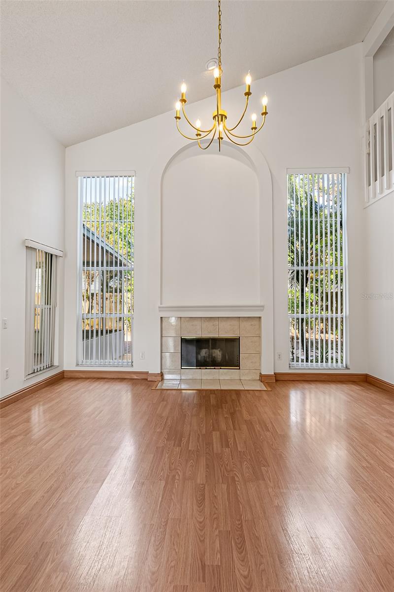 Image 8 of 40 For 817 Garden Glen