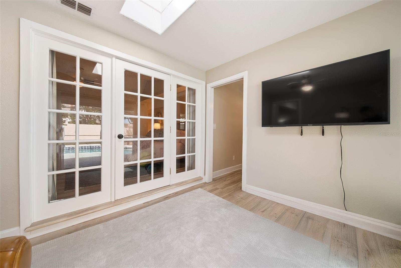 Image 16 of 51 For 2421 Jennifer Hope Boulevard