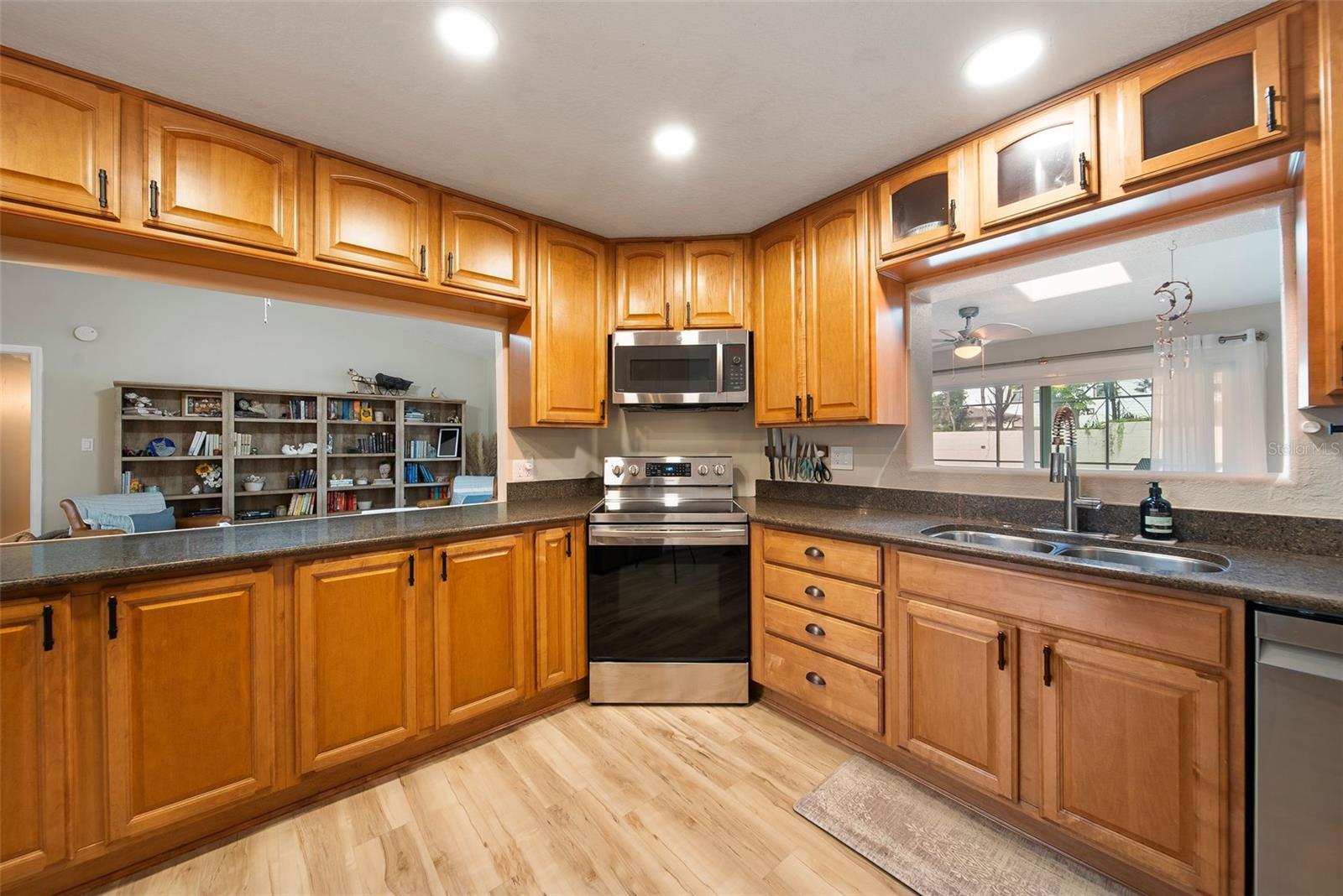 Image 32 of 51 For 2421 Jennifer Hope Boulevard