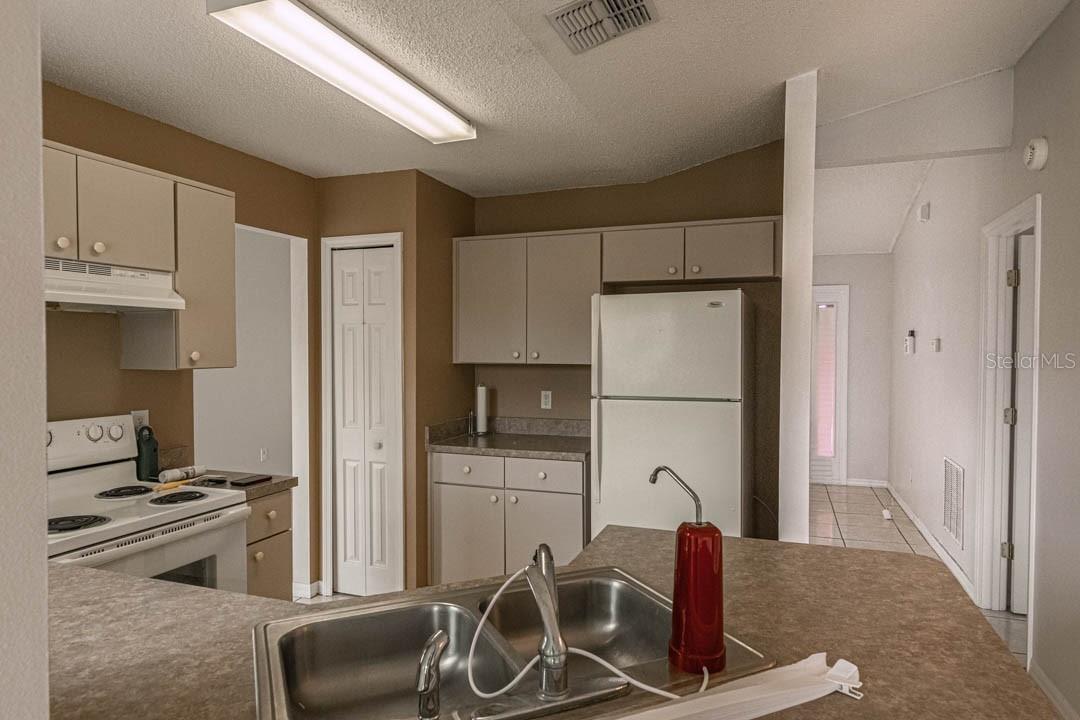 Image 7 of 20 For 233 Gardenia Drive