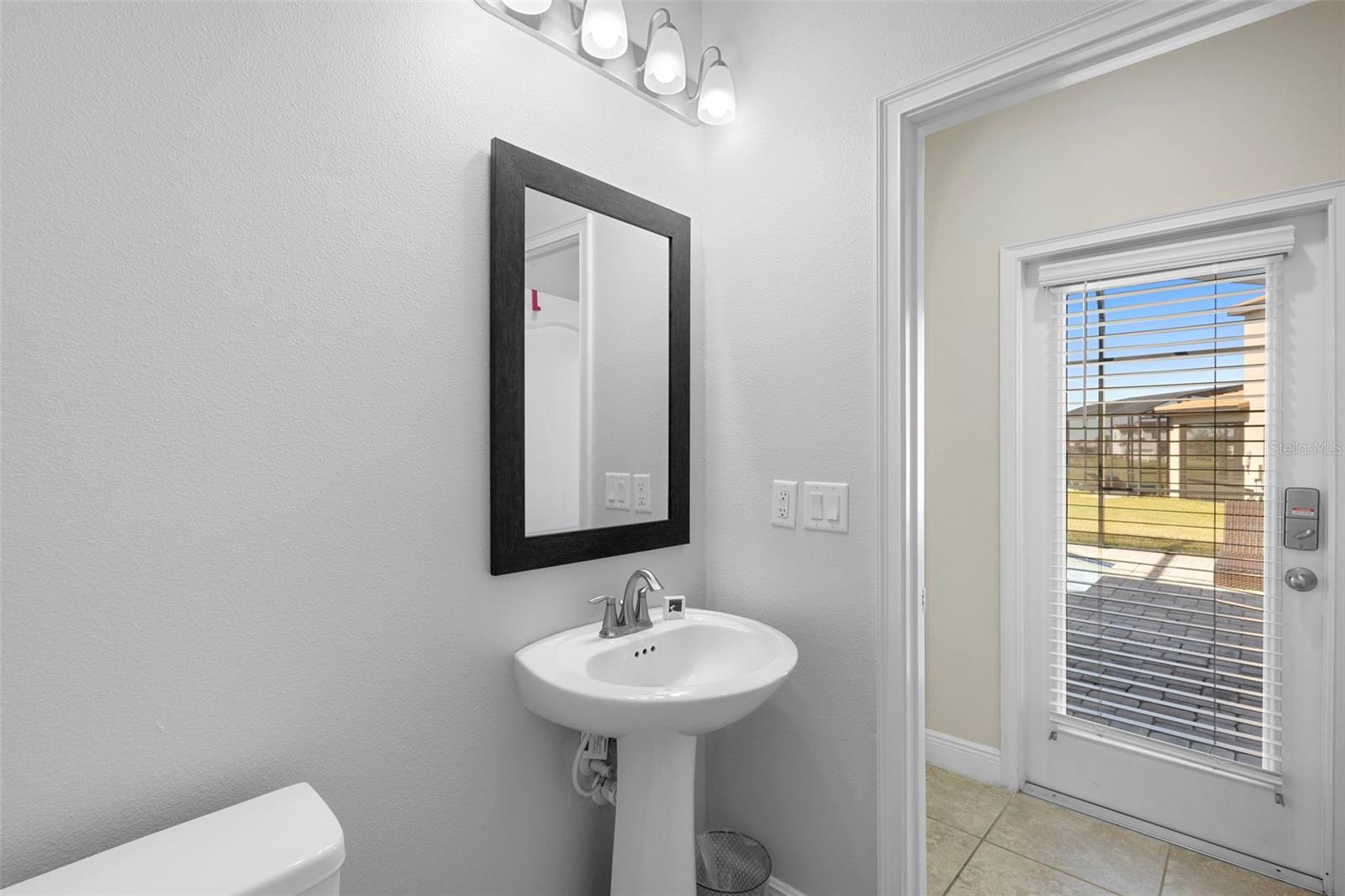 Image 33 of 61 For 137 Angelas Avenue