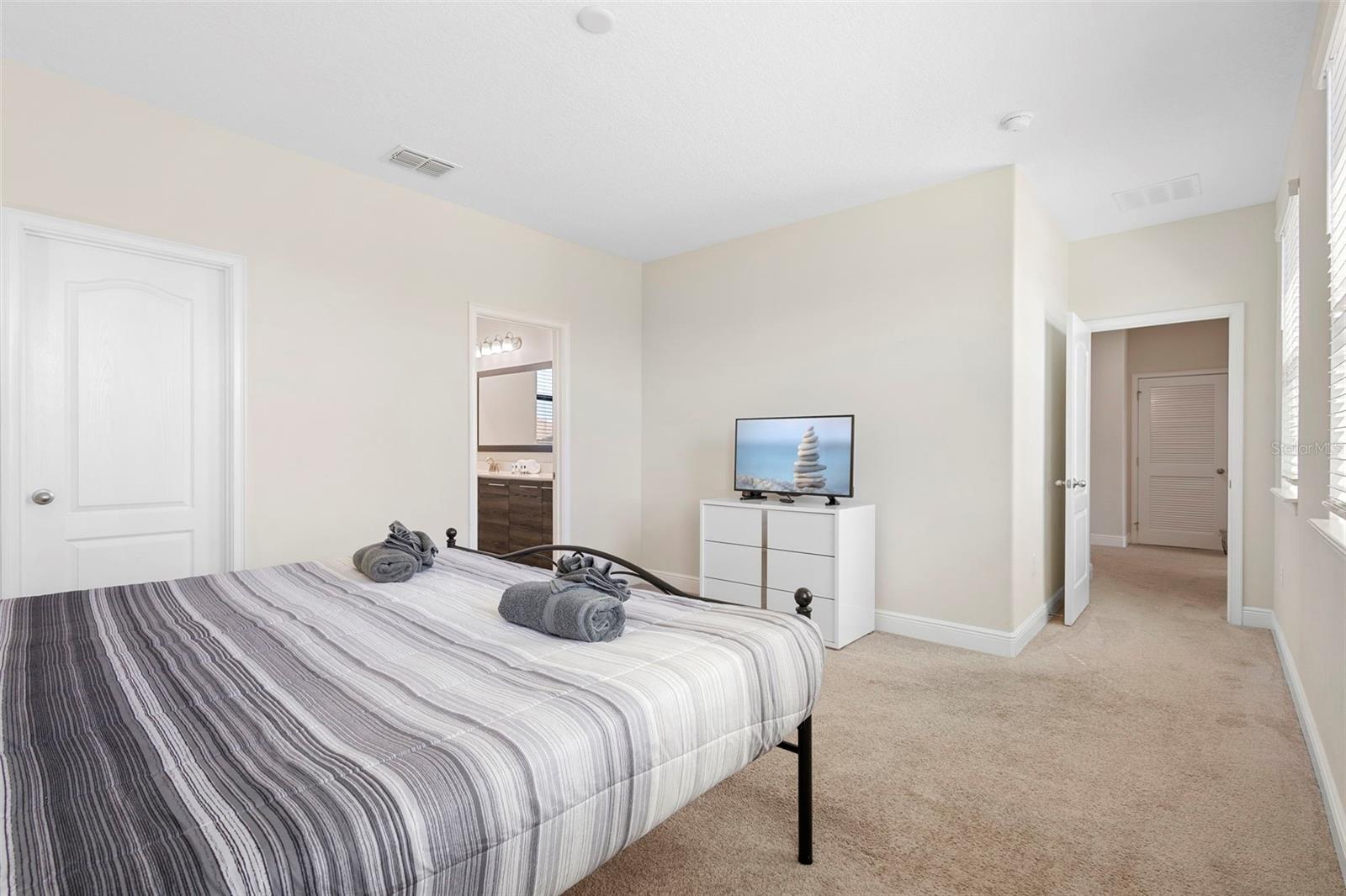 Image 36 of 61 For 137 Angelas Avenue