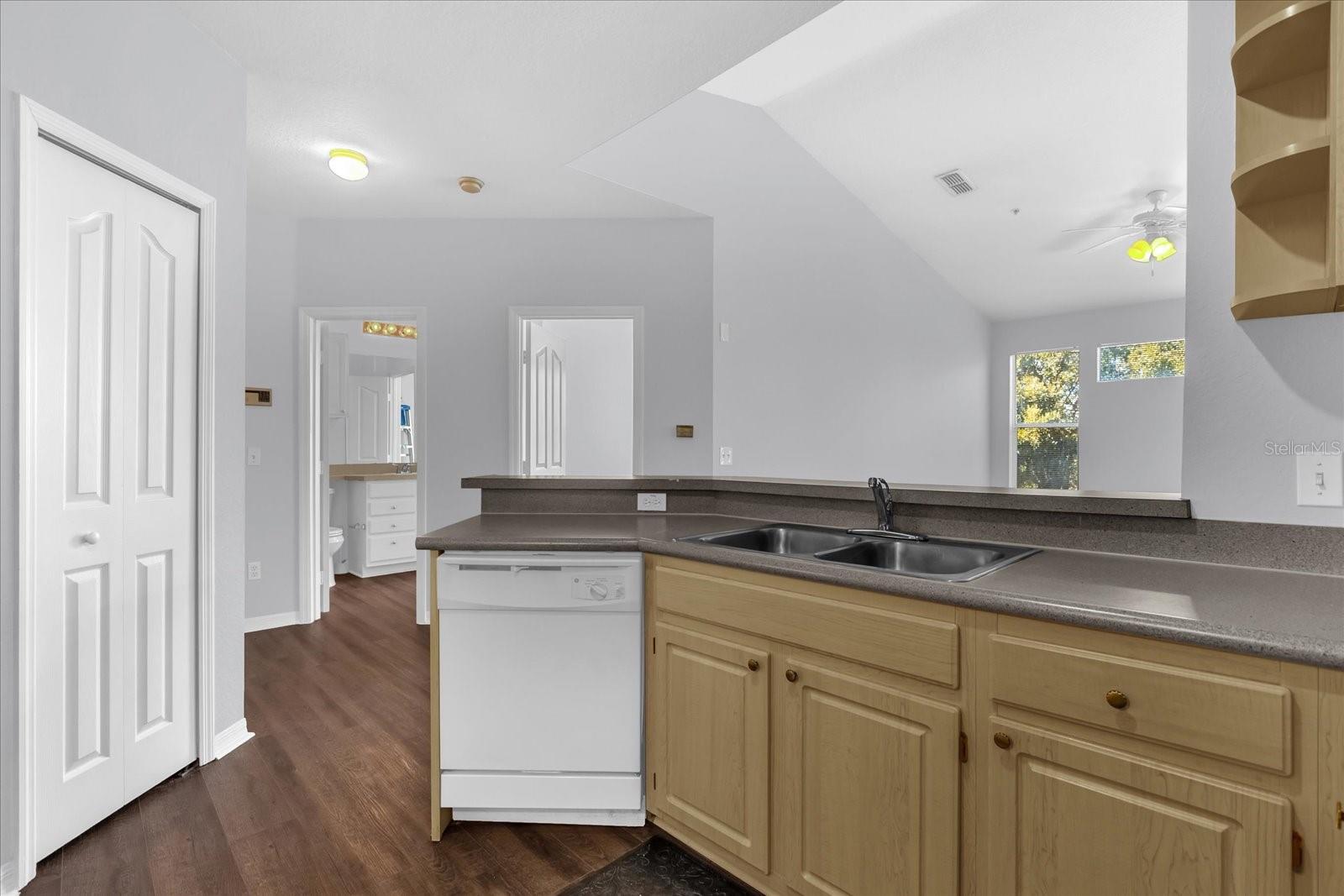 Image 8 of 25 For 2740 Maitland Crossing Way 302