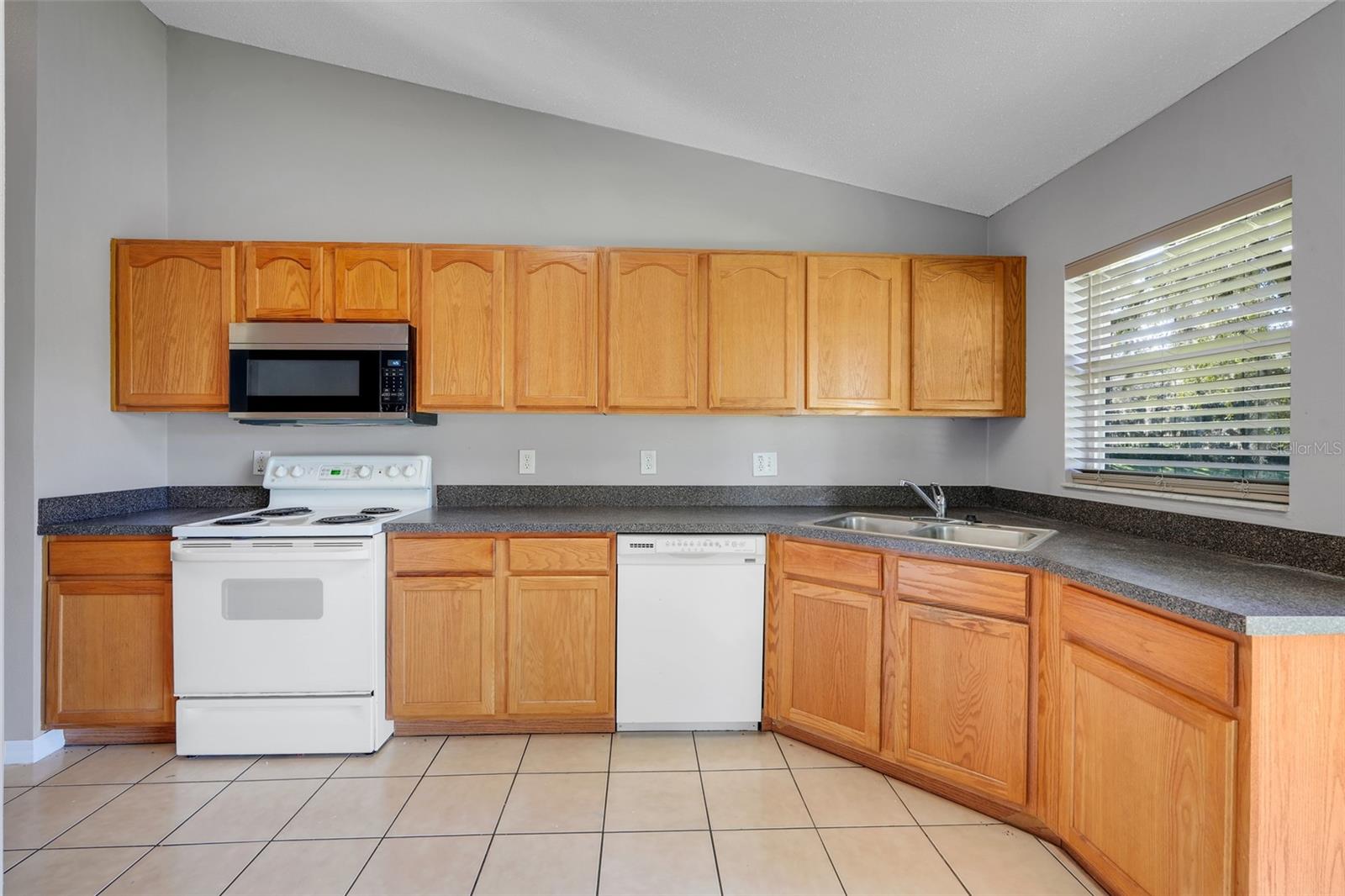 Image 10 of 26 For 308 Coventry Estates Boulevard