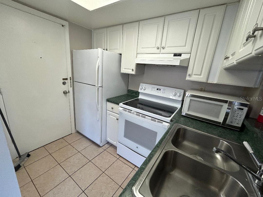 Image 4 of 19 For 5582 Green Shadows Place 20-2