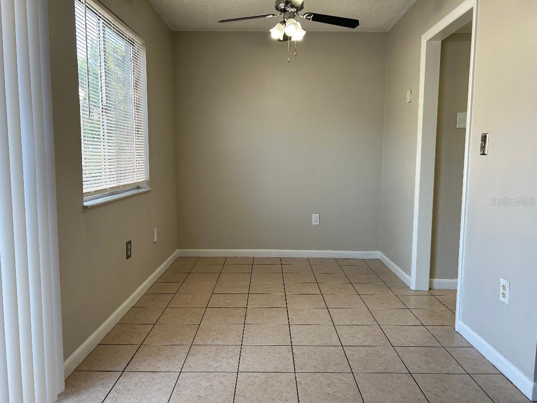 Image 7 of 19 For 5582 Green Shadows Place 20-2