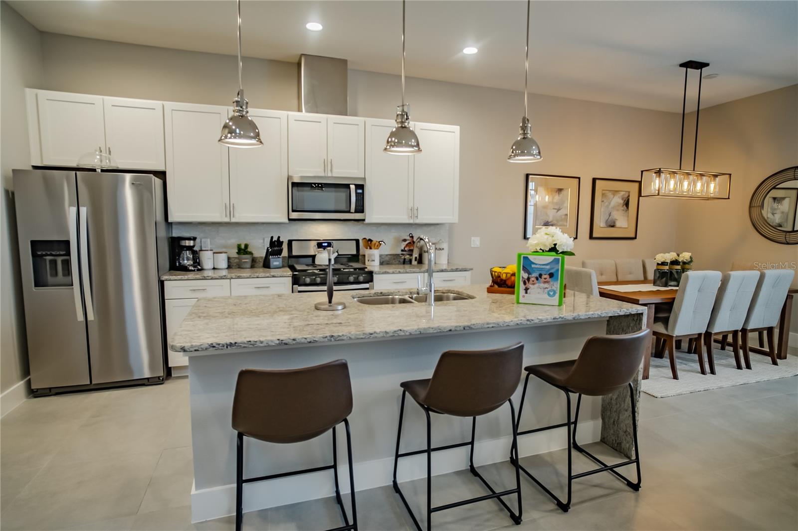 Listing photo id 12 for 7585 Sunny Dreams Lane